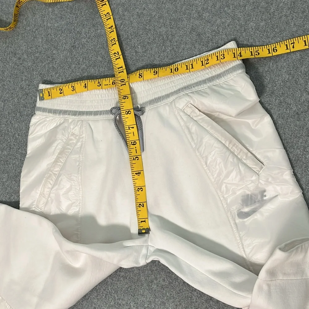 Womens Nike White Tech Fleece Splatter Sweatpants Medium Active Athleisure
